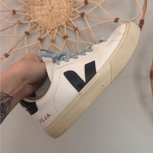 Veja Campo White Leather Sneaker with Black Size 6 EU 37
